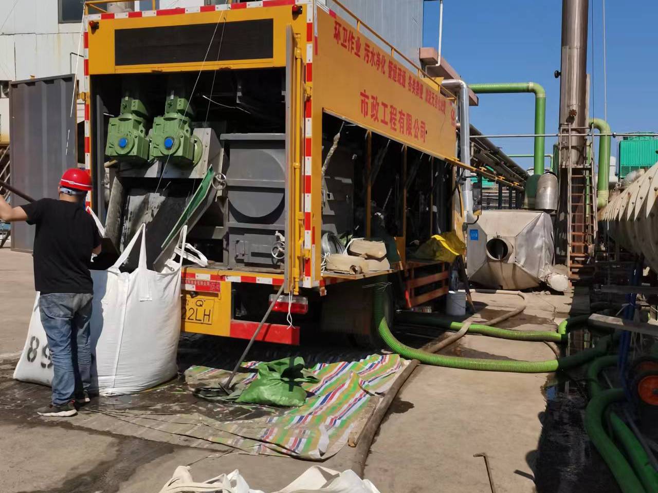 公安淤泥压干处理